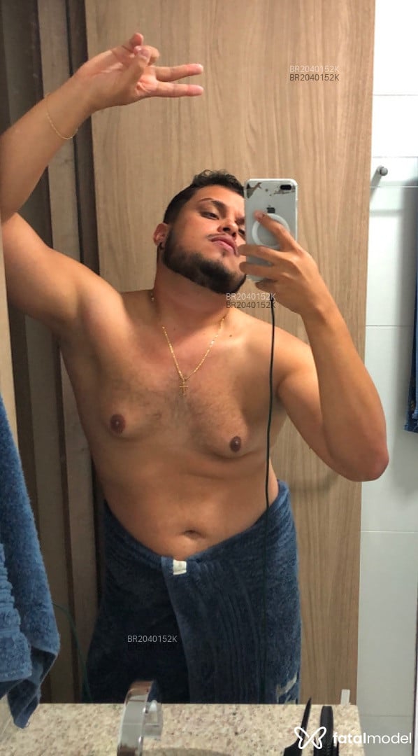 Acompanhante homem com cabelo castanho de olhos castanhos em Belo Horizonte Acompanhante homem com cabelo castanho de olhos castanhos em Belo Horizonte - Thiago Junior