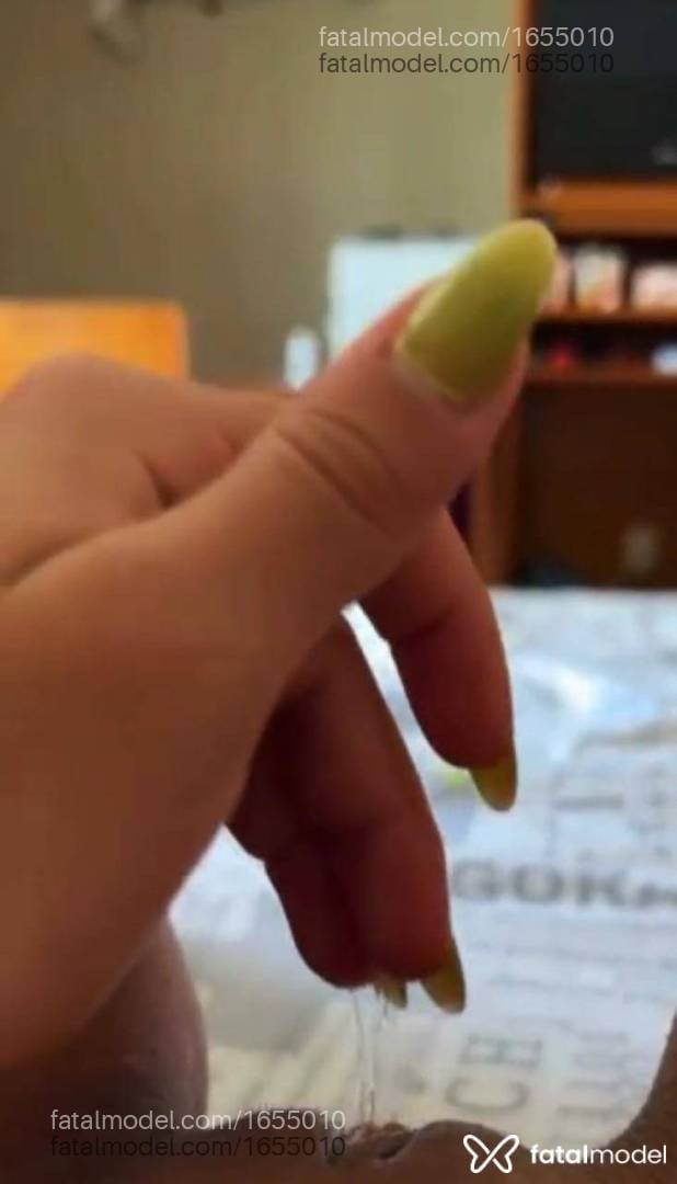 Acompanhante mulher loira (o) de olhos castanhos - Júlia Ferraz