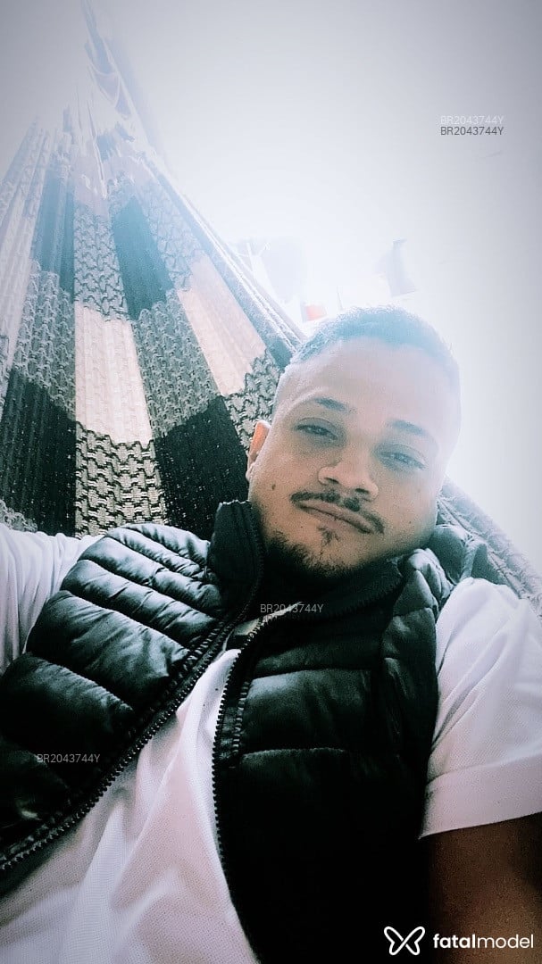 Acompanhante homem com cabelo castanho de olhos castanhos em Belo Horizonte - Douglas