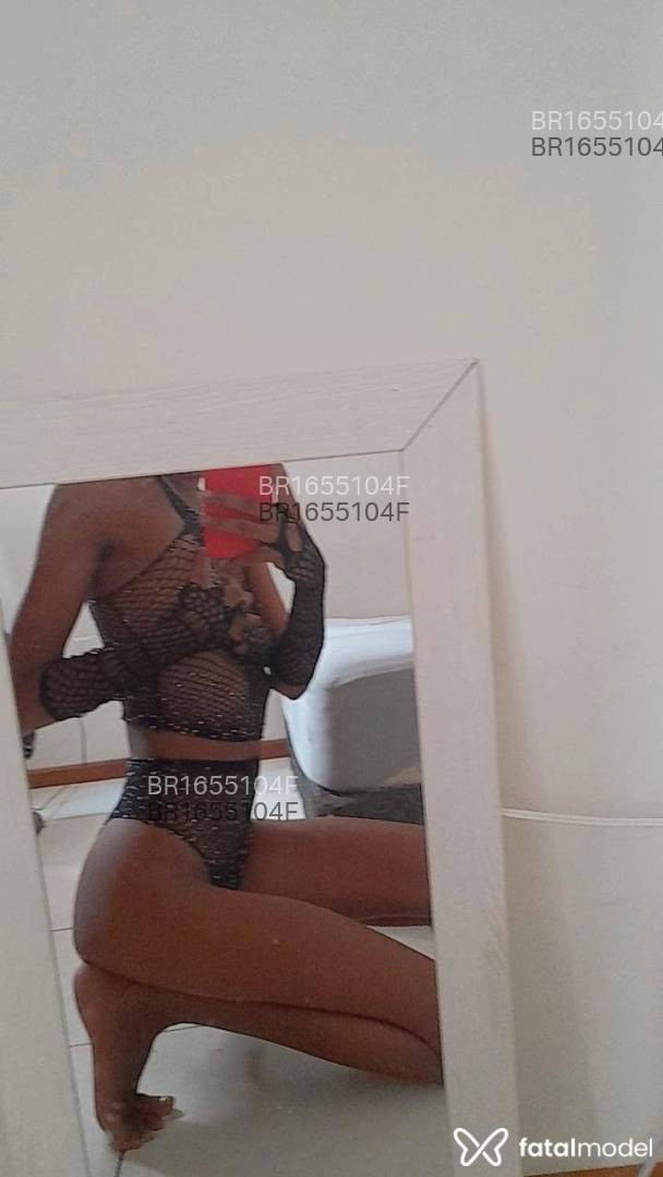 Acompanhante mulher morena (o) de olhos pretos em Imbuia Acompanhante mulher morena (o) de olhos pretos em Imbuia - Madu