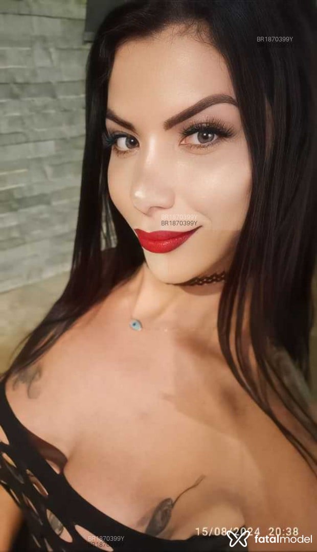 Acompanhante mulher trans com cabelo castanho de olhos verdes em Pouso Alegre Acompanhante mulher trans com cabelo castanho de olhos verdes em Pouso Alegre - Andressa Basto