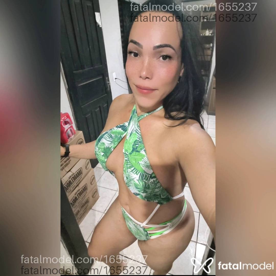 Acompanhante não-binário morena (o) de olhos pretos em Rondonópolis - Felicia Dias