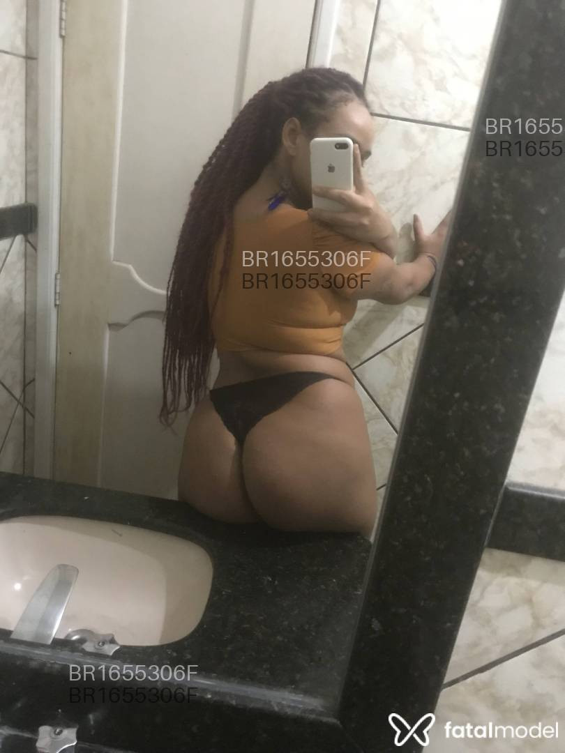 Acompanhante mulher ruiva (o) de olhos castanhos em Niterói - Melanie