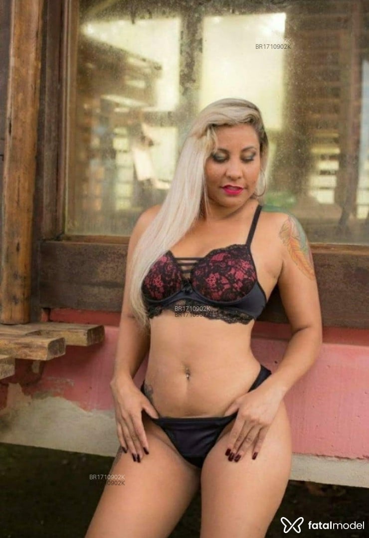 Acompanhante mulher loira (o) de olhos castanhos em Ipatinga - Bianca matos