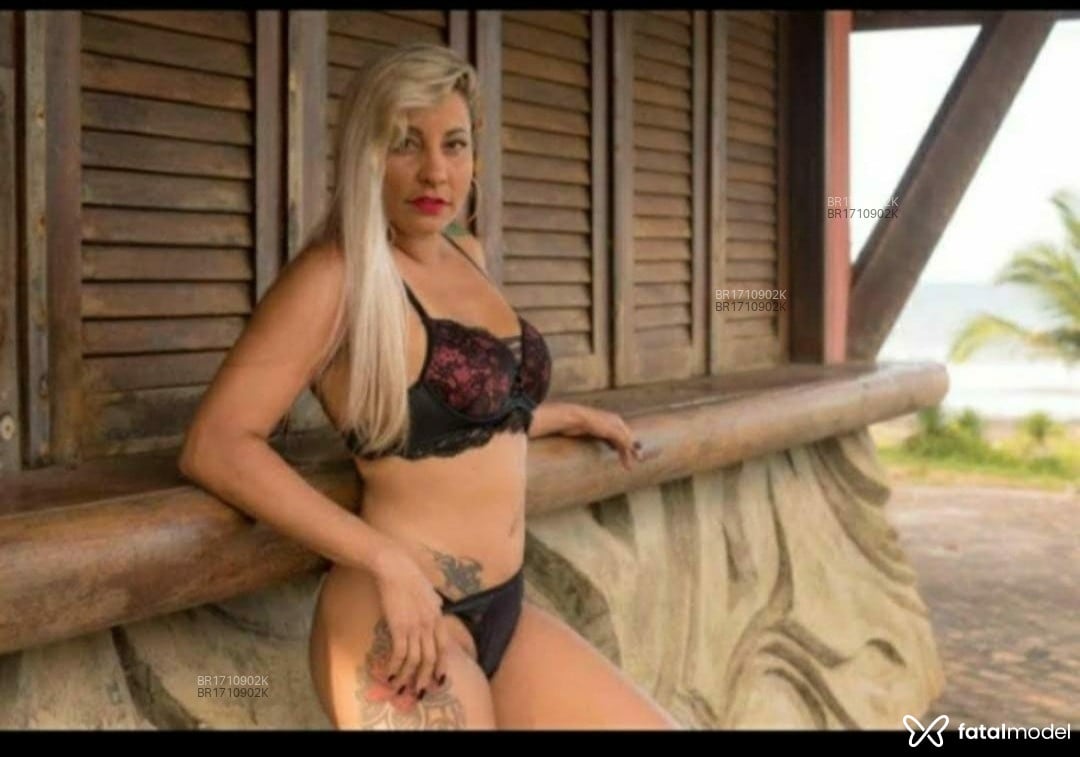 Acompanhante mulher loira (o) de olhos castanhos em Ipatinga - Bianca matos