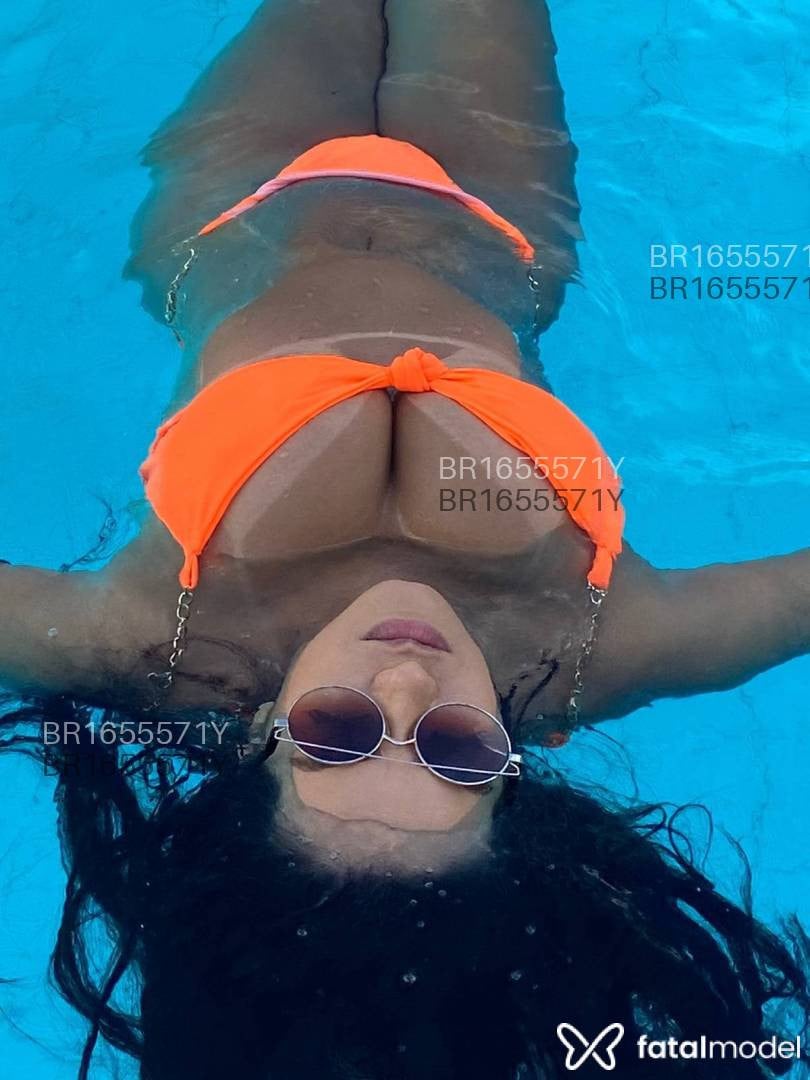 Acompanhante mulher morena (o) de olhos castanhos em Chuí Acompanhante mulher morena (o) de olhos castanhos em Chuí - Monique Bastos