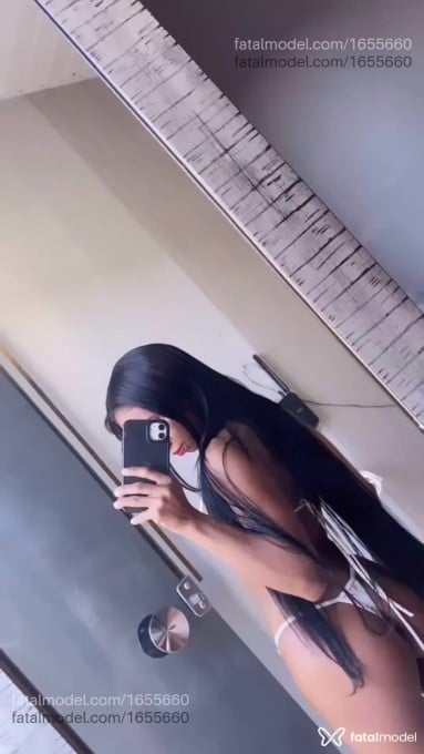 Acompanhante mulher morena (o) de olhos pretos - Máyara Mads