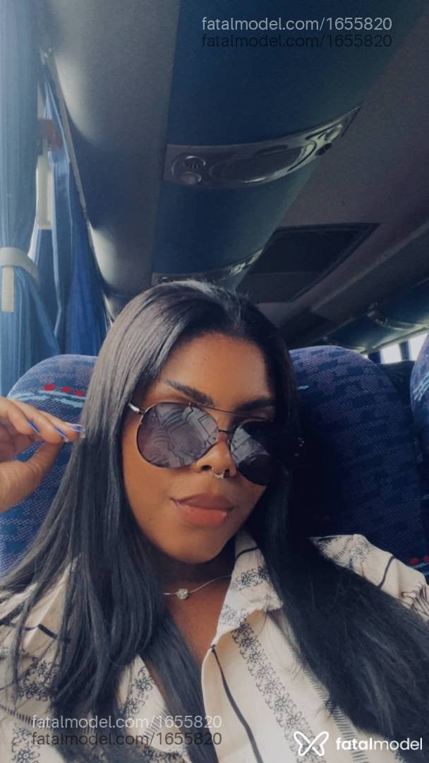 Acompanhante mulher morena (o) de olhos pretos - Ivy