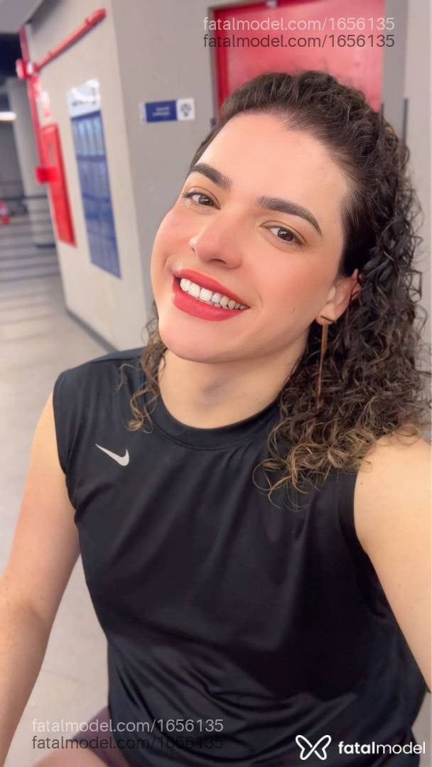 Acompanhante mulher trans loira (o) de olhos castanhos - Priscyla Alencar