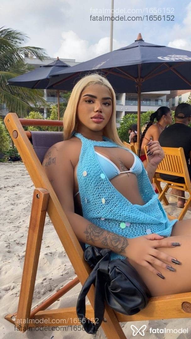 Acompanhante mulher com cabelo castanho de olhos castanhos - Alicia Oliver Acompanhante mulher com cabelo castanho de olhos castanhos - Alicia Oliver
