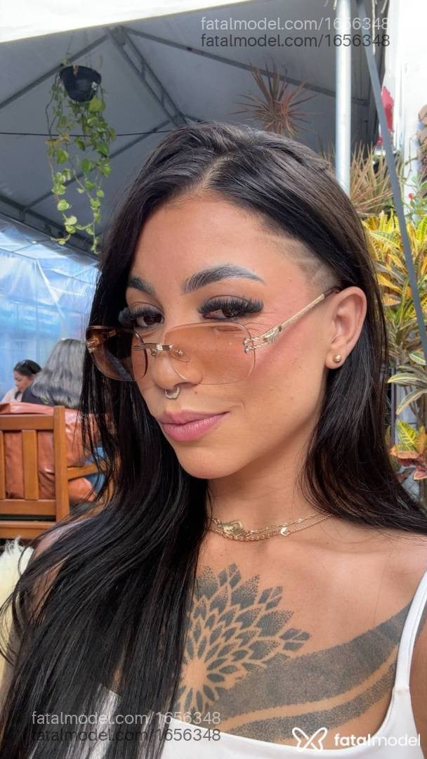 Acompanhante mulher morena (o) de olhos castanhos em Vila Velha - clara aguiar
