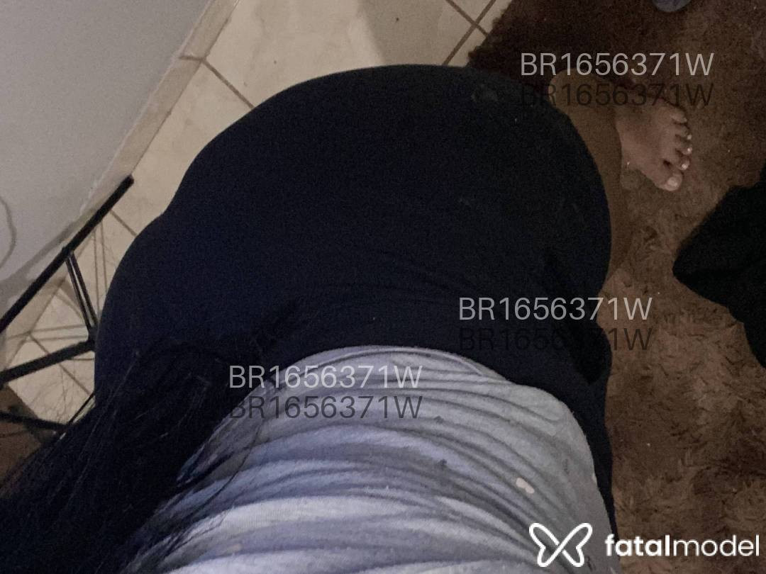 Acompanhante mulher morena (o) de olhos castanhos em Parauapebas - Heleninha