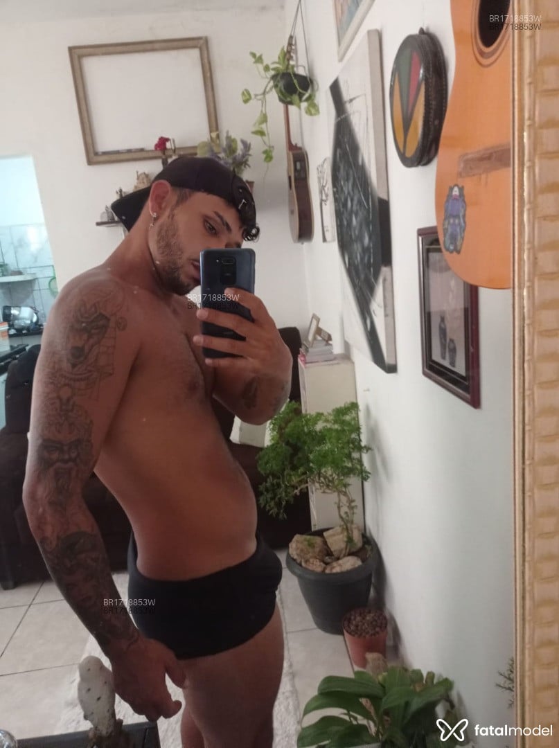 Acompanhante homem morena (o) de olhos castanhos - Nando Acompanhante homem morena (o) de olhos castanhos - Nando