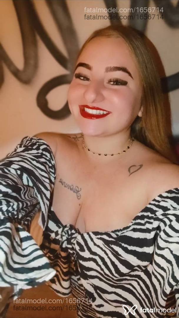 Acompanhante mulher loira (o) de olhos verdes - Jhennifer