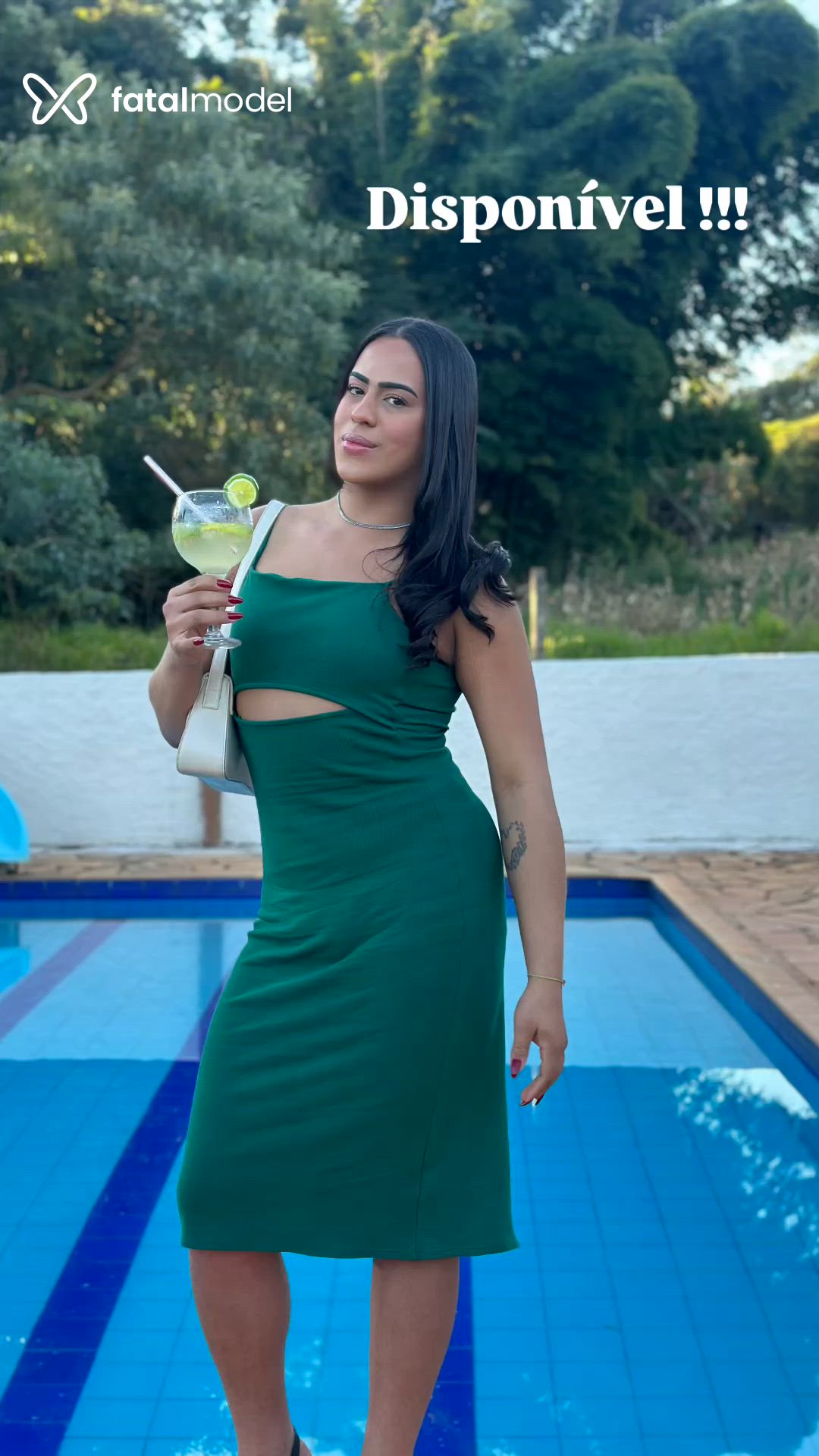Acompanhante mulher trans morena (o) de olhos castanhos - Josie
