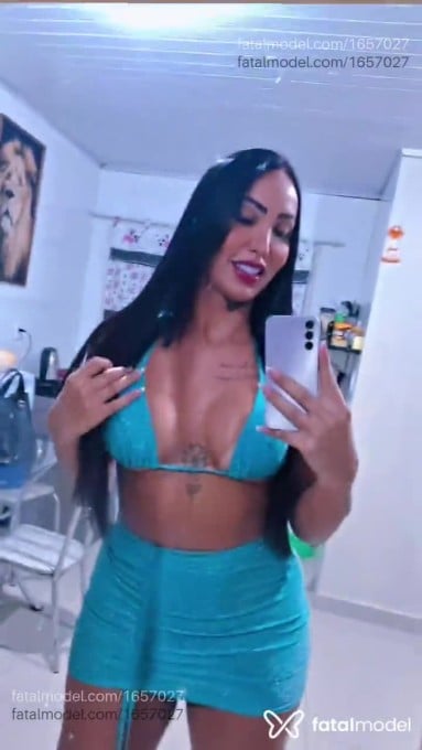 Acompanhante mulher trans morena (o) de olhos castanhos em Lajeado Acompanhante mulher trans morena (o) de olhos castanhos em Lajeado - Juliana Soares