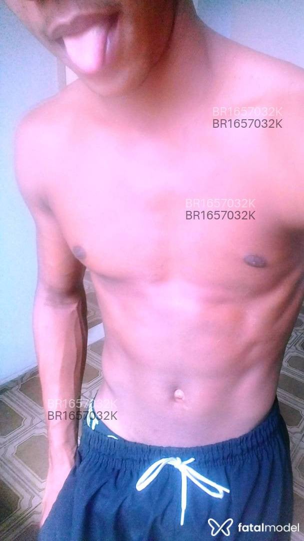 Acompanhante homem com cabelo castanho de olhos castanhos em Campos dos Goytacazes - GABRIEL