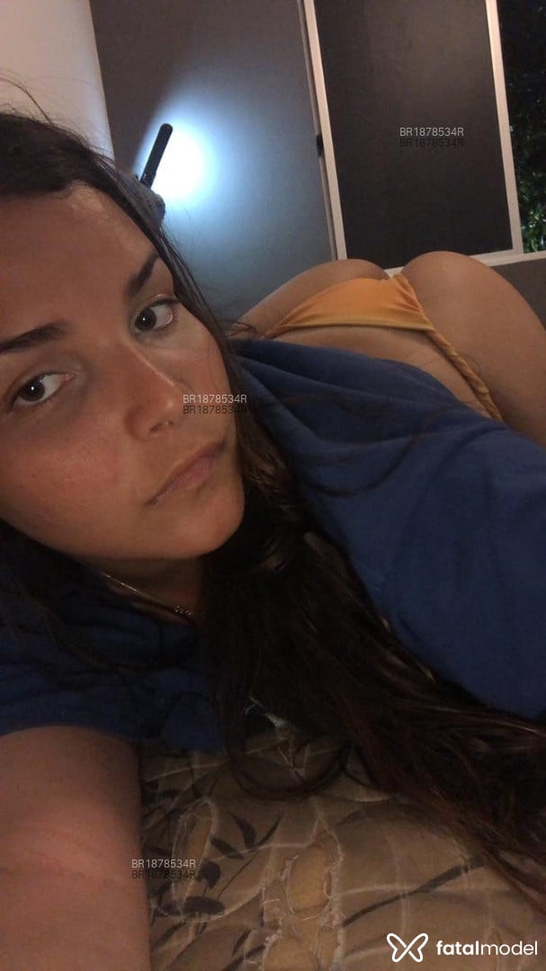 Acompanhante mulher trans morena (o) de olhos castanhos em São Paulo - Roberta