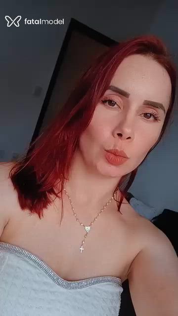 Acompanhante mulher ruiva (o) de olhos castanhos - Luísa Moretti Acompanhante mulher ruiva (o) de olhos castanhos - Luísa Moretti