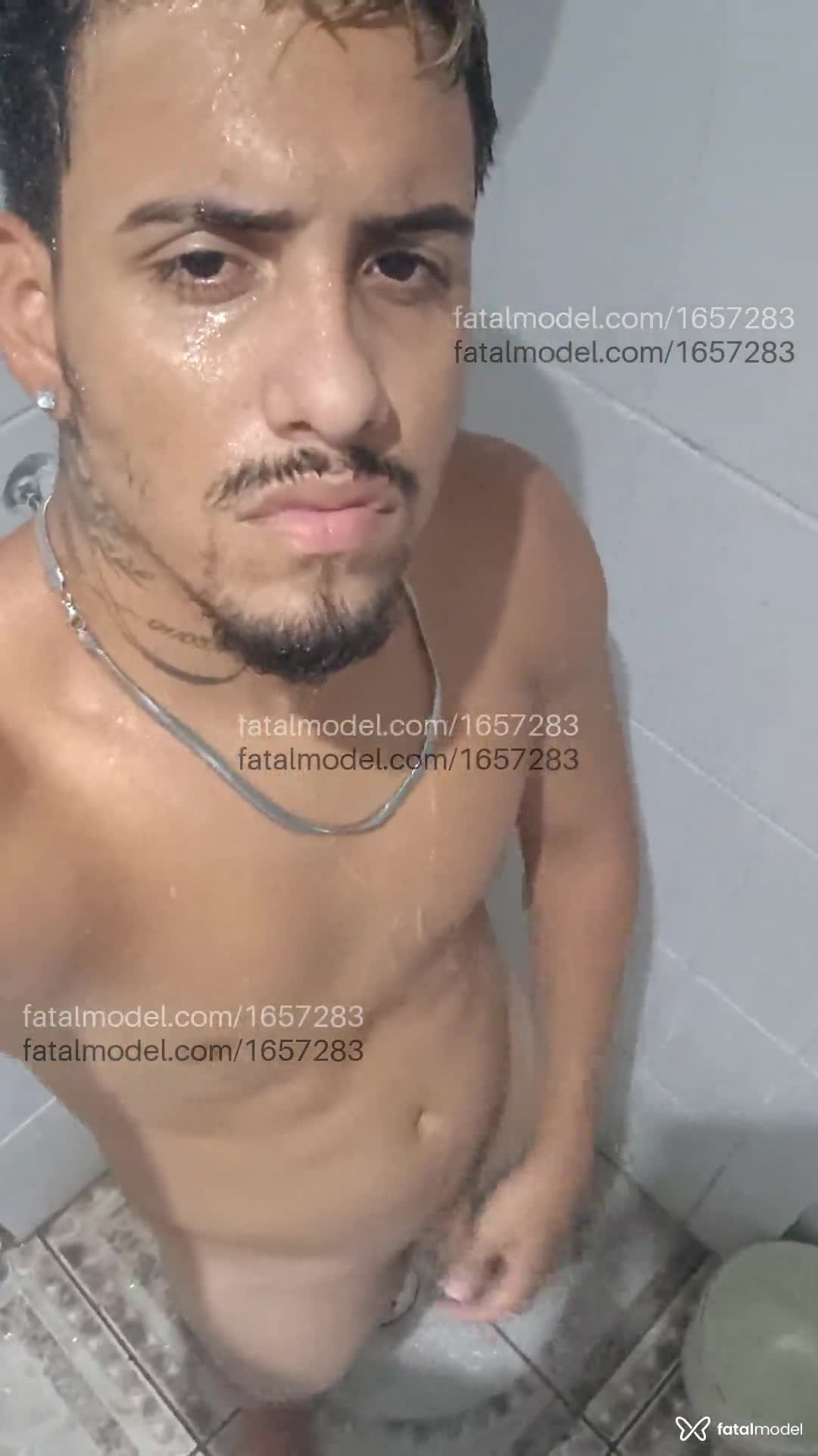 Acompanhante homem morena (o) de olhos pretos em Virtual - Gregoo