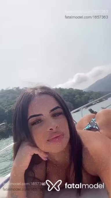 Acompanhante mulher morena (o) de olhos pretos - Sophia