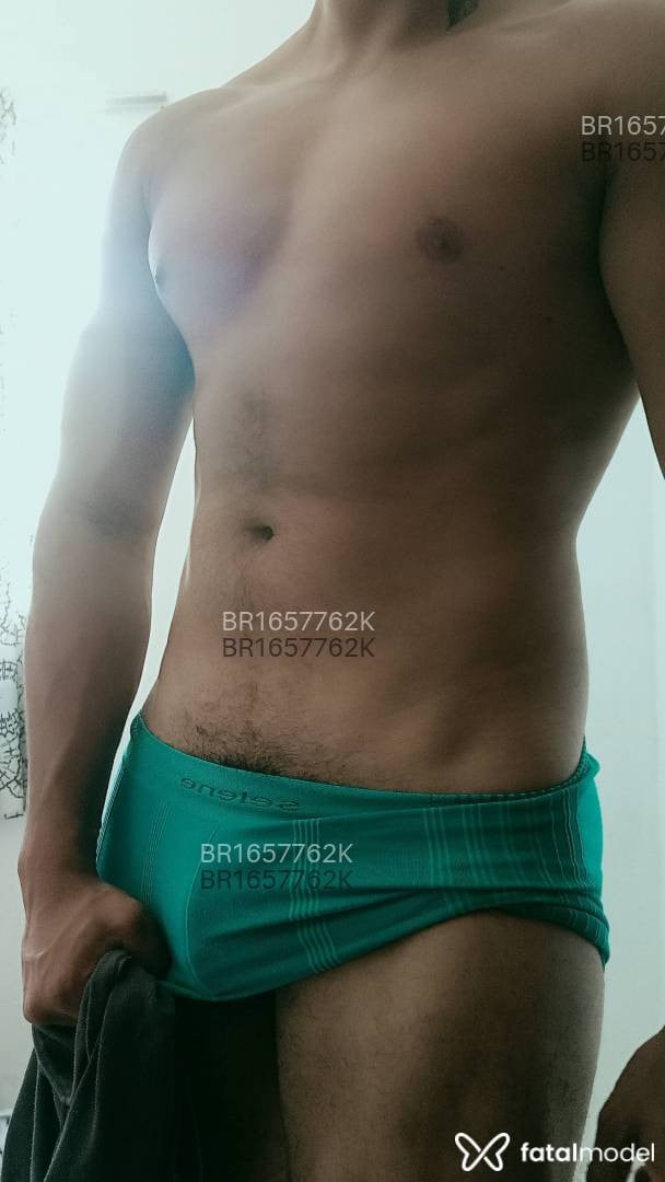 Acompanhante homem com cabelo castanho de olhos castanhos em Rio Negrinho Acompanhante homem com cabelo castanho de olhos castanhos em Rio Negrinho - Novinhofatal