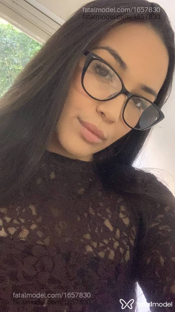 Acompanhante mulher com cabelo castanho de olhos castanhos em Porto Alegre - Raquel Müller