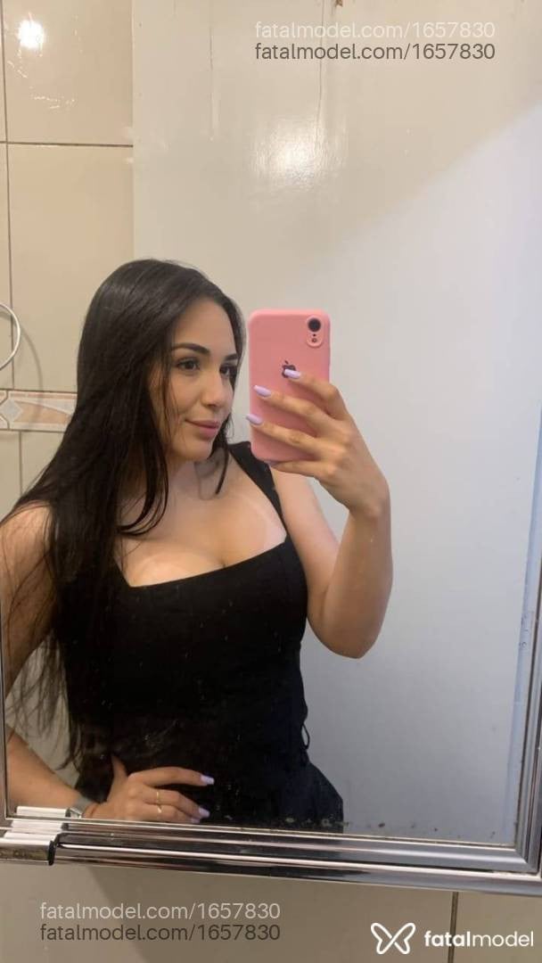 Acompanhante mulher com cabelo castanho de olhos castanhos - Raquel Müller