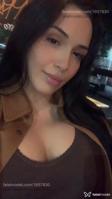 Acompanhante mulher com cabelo castanho de olhos castanhos em Porto Alegre - Raquel Müller