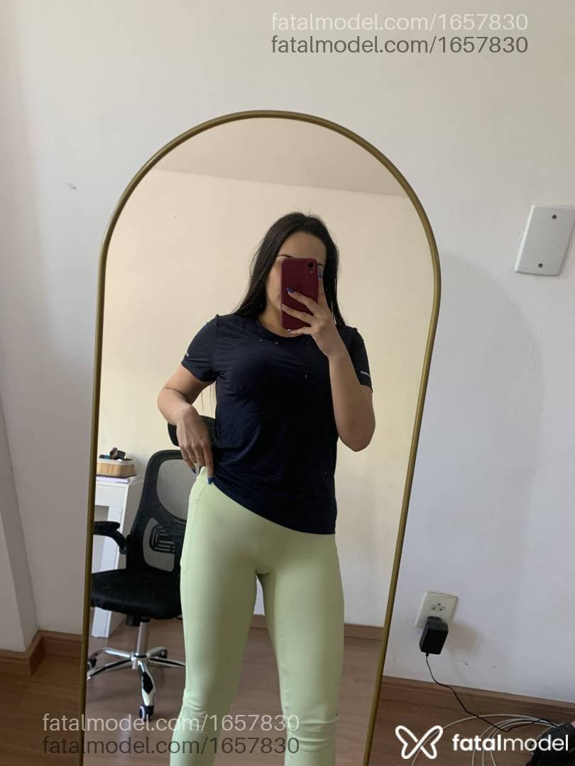 Acompanhante mulher com cabelo castanho de olhos castanhos - Raquel Müller