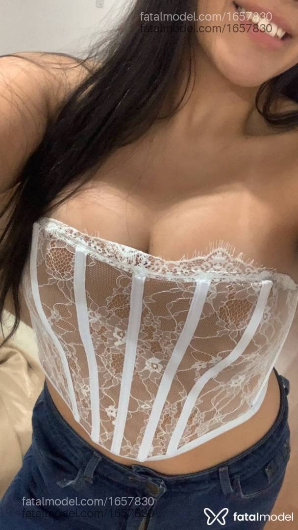 Acompanhante mulher com cabelo castanho de olhos castanhos em Porto Alegre - Raquel Müller