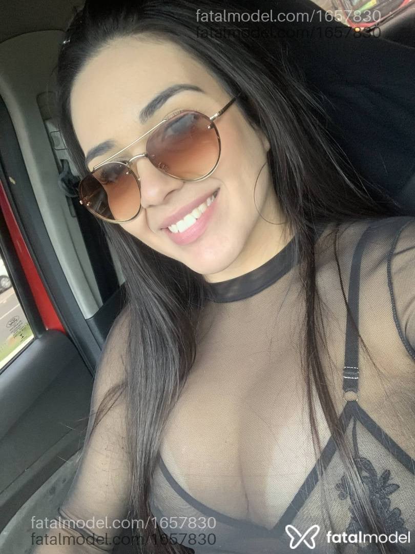 Acompanhante mulher com cabelo castanho de olhos castanhos - Raquel Müller