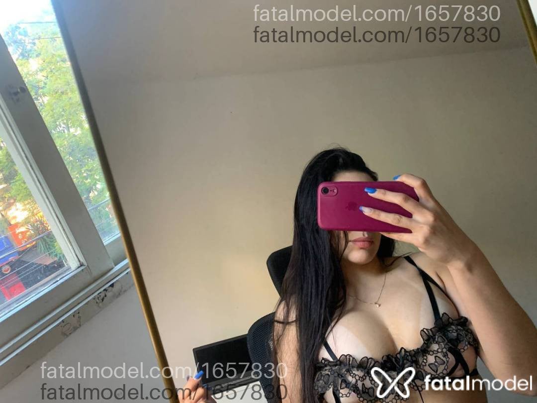 Acompanhante mulher com cabelo castanho de olhos castanhos - Raquel Müller