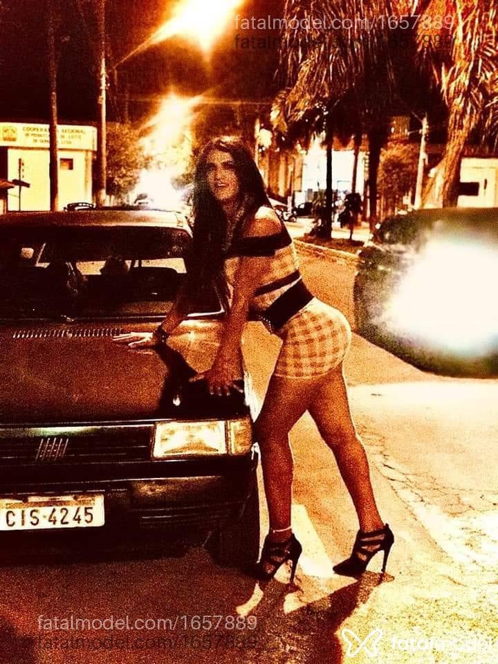 Acompanhante mulher trans com cabelo castanho de olhos castanhos em Alfenas - Kelly ribeiro