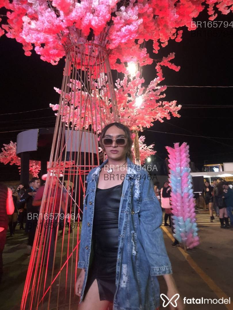 Acompanhante mulher trans loira (o) de olhos castanhos em Fortaleza - Domitila