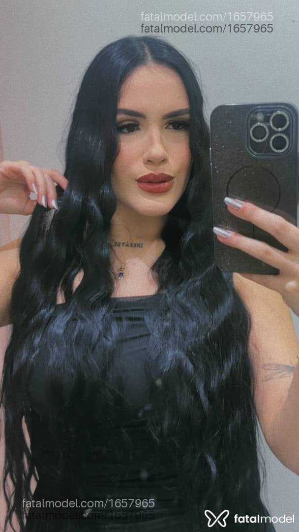 Acompanhante mulher morena (o) de olhos pretos - Laura Figueredo