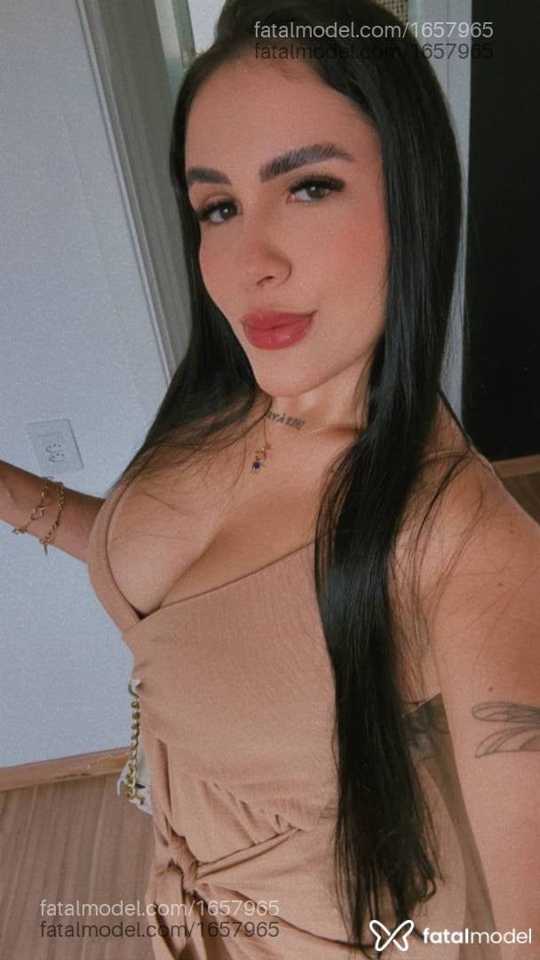 Acompanhante mulher morena (o) de olhos pretos - Laura Figueredo