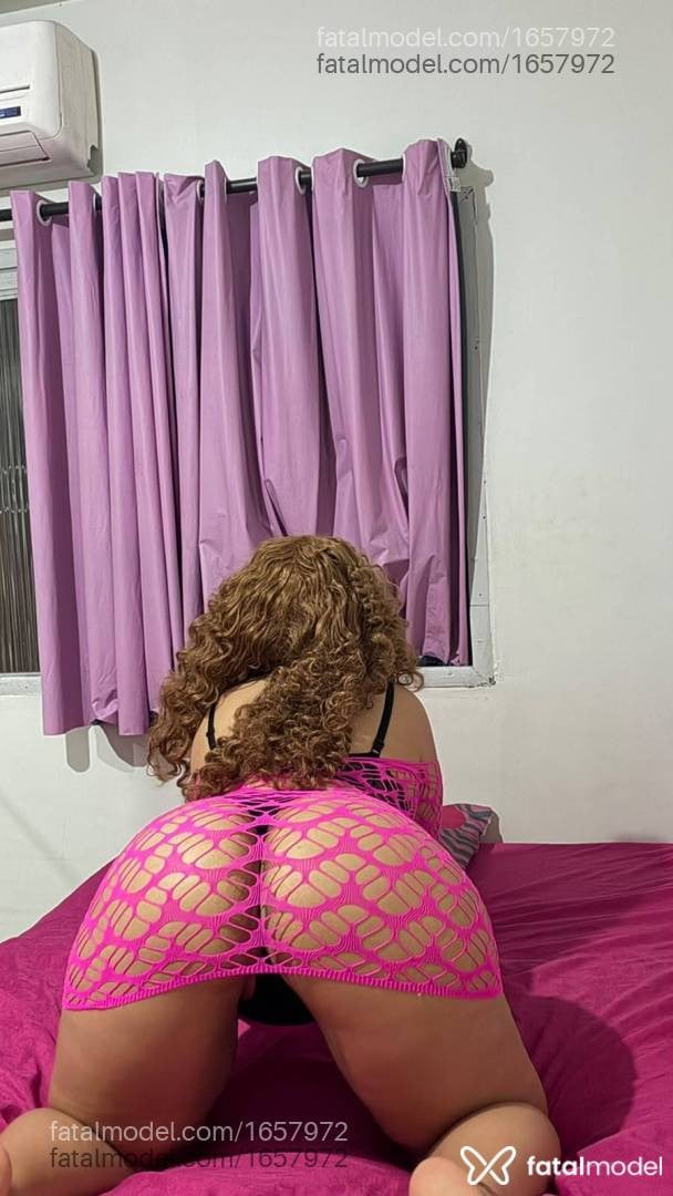 Acompanhante mulher com cabelo castanho de olhos castanhos - Paola