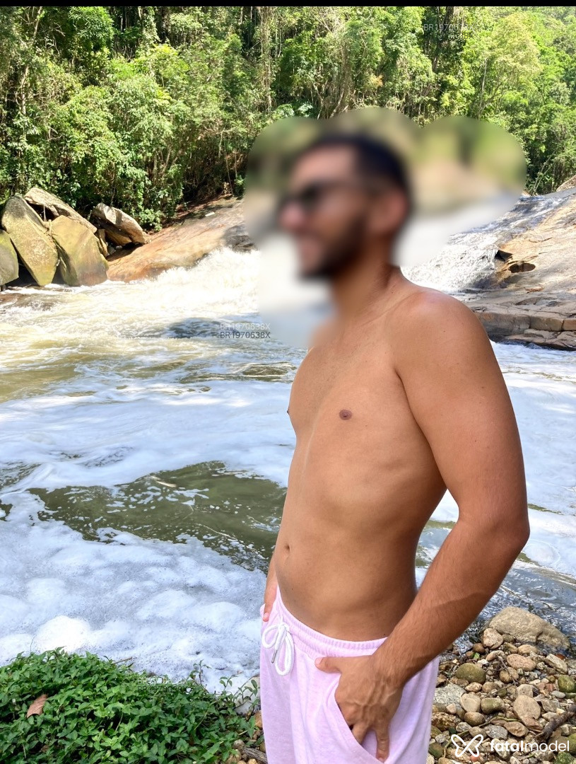 Acompanhante homem com cabelo castanho de olhos castanhos em Rio de Janeiro Acompanhante homem com cabelo castanho de olhos castanhos em Rio de Janeiro - Diogo Ferreira