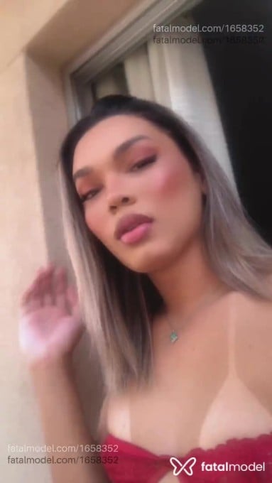 Acompanhante drag queen ruiva (o) de olhos castanhos em São Paulo - Alana Duarte