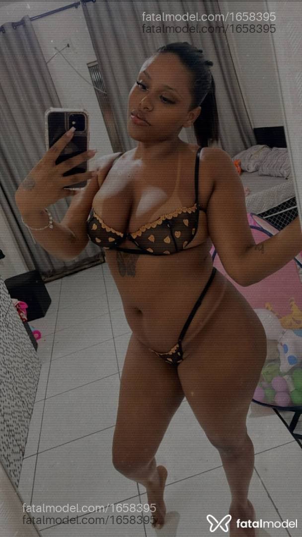 Acompanhante mulher morena (o) de olhos pretos - Priscila