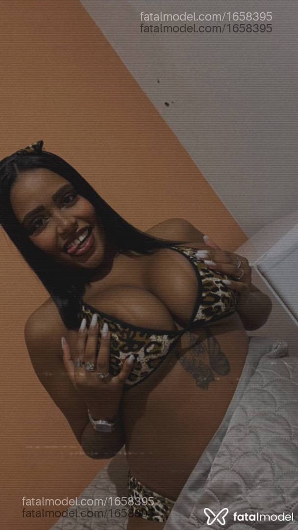 Acompanhante mulher morena (o) de olhos pretos - Priscila