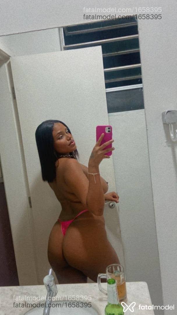 Acompanhante mulher morena (o) de olhos pretos - Priscila