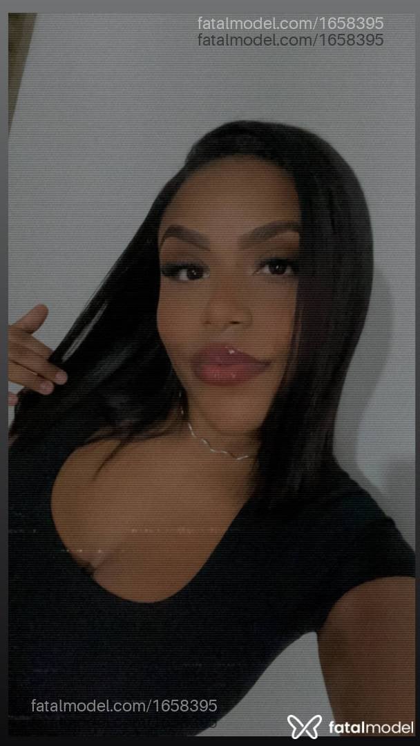 Acompanhante mulher morena (o) de olhos pretos - Priscila