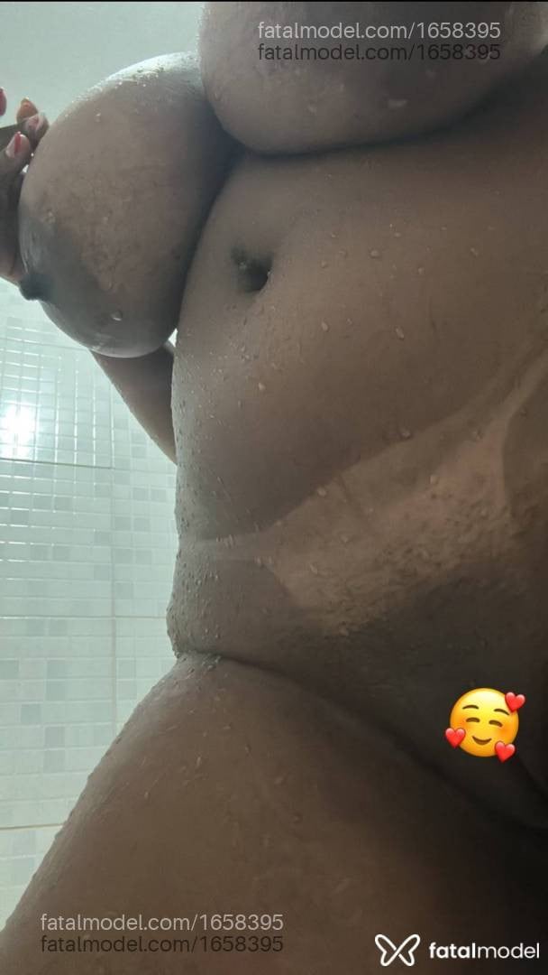 Acompanhante mulher morena (o) de olhos pretos - Priscila