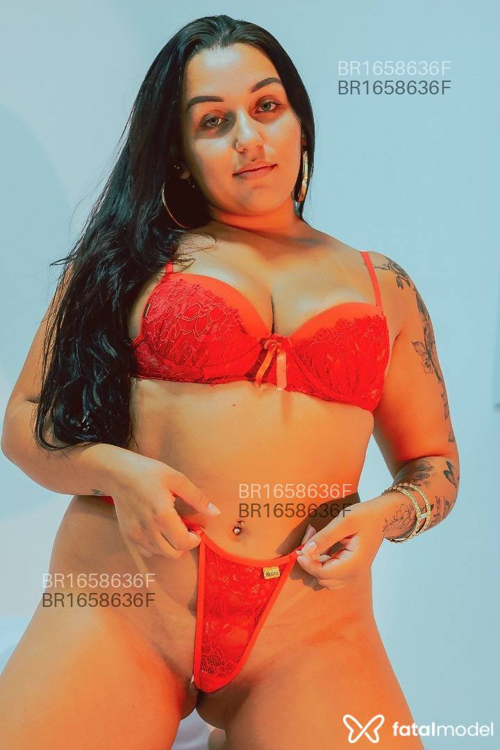 Acompanhante mulher morena (o) de olhos azuis em Ponta Grossa - Monique