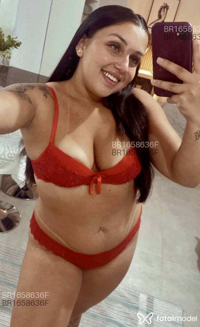 Acompanhante mulher morena (o) de olhos azuis em Ponta Grossa - Monique