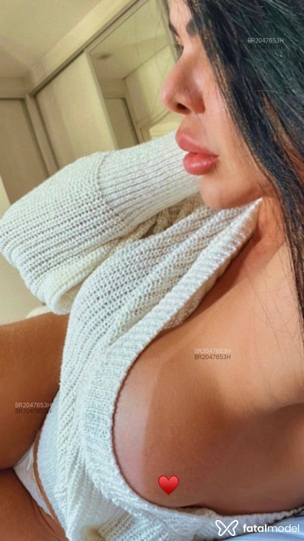 Acompanhante mulher morena (o) de olhos castanhos em Brasília - Nicole Barbosa