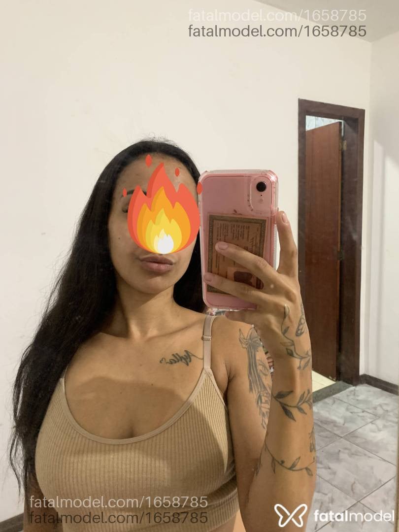 Acompanhante mulher com cabelo castanho de olhos castanhos - Sarita