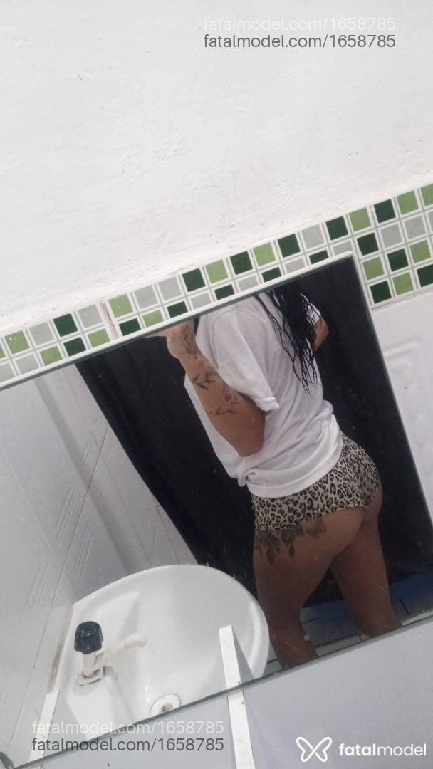 Acompanhante mulher com cabelo castanho de olhos castanhos em Rio das Ostras - Sarita